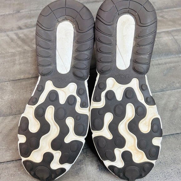 Nike Women’s Sneakers White Gray Coral - Picture 7 of 7